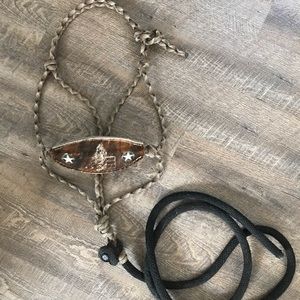 Halter with barrel racing nose band